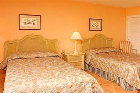 Surf Side Beach Club Mount Pleasant Room photo